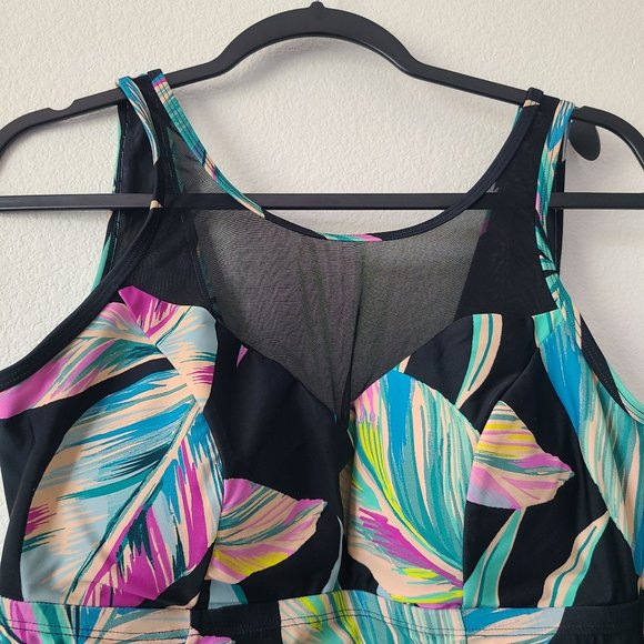 Torrid Active Wireless Mesh High Neck One Piece Swimsuit Plus Size 4X Le… - Picture 3 of 11